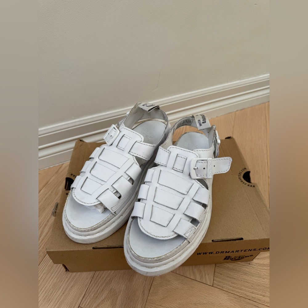 Dr. Martens White Leather Fisherman’s Sandals
Unisex